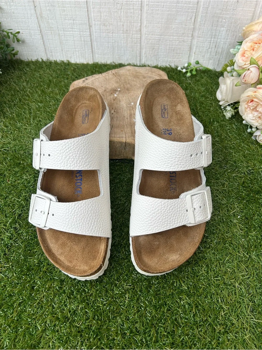 Birkenstock Arizona in White Leather Soft Footbed Size 39 US 8-8.5  gently used